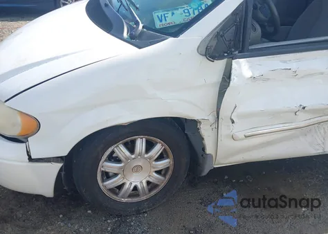 2006 Chrysler Town & Country Touring из США, поврежденный, VIN 2A4GP54LX6R617006